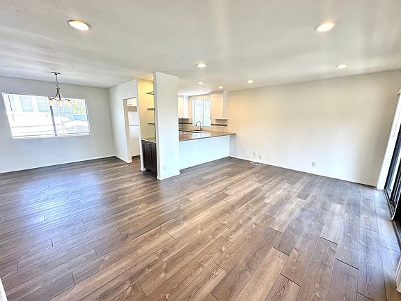 3rd image of 1 Molino Ave