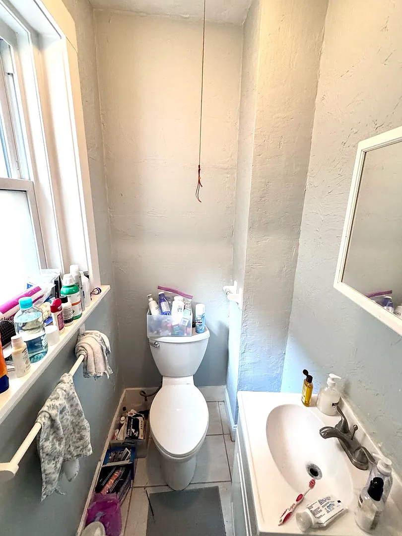 3 Bed With Central Air On Allston/Brighton Line!! — Photo 4