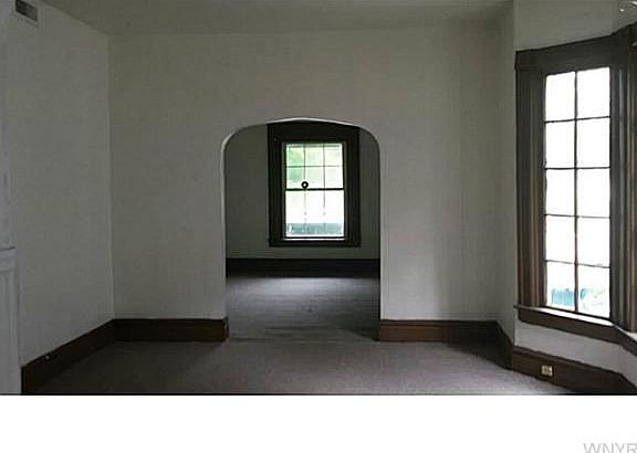 5th image of 248 Wood Ave