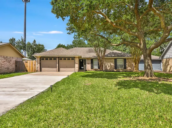 17711 Smooth Rock Falls Dr, Spring, TX 77379