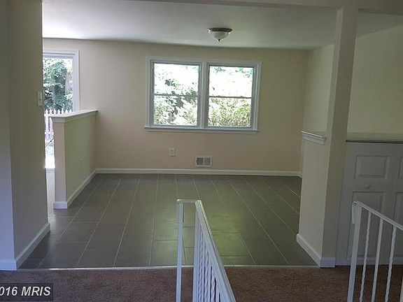 5th image of 9504 Tam O Shanter Dr