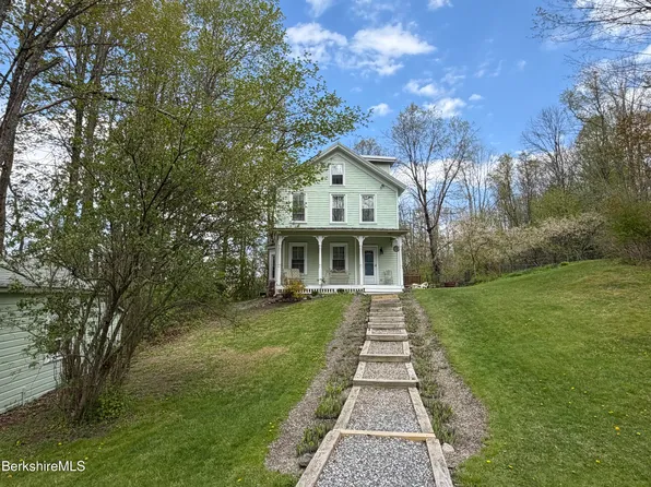 3 Van Schaack Rd, West Stockbridge, MA 01266