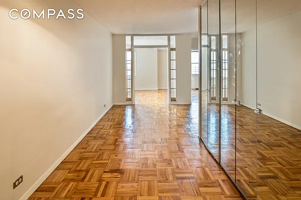 Rented by Compass | media 23