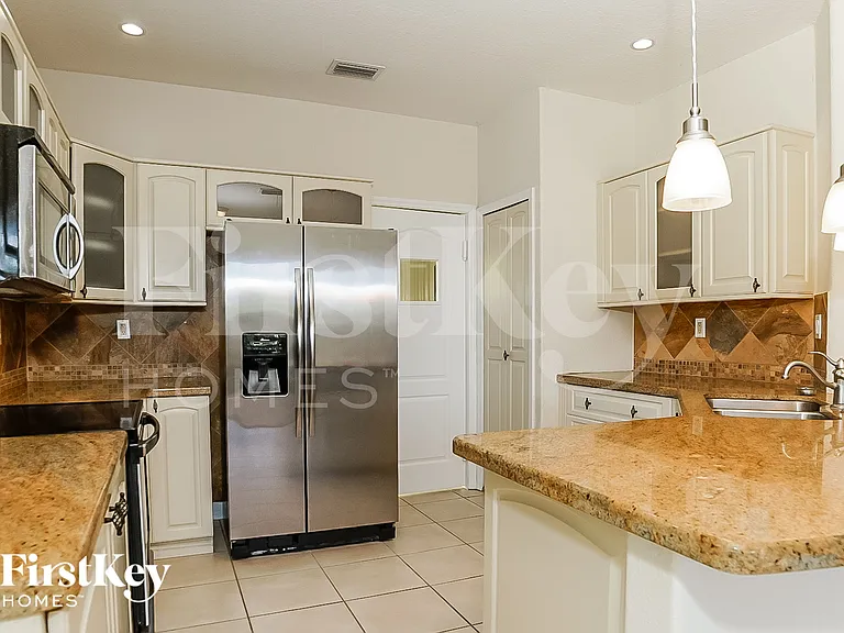 1246 SW 146th Ct — Photo 7