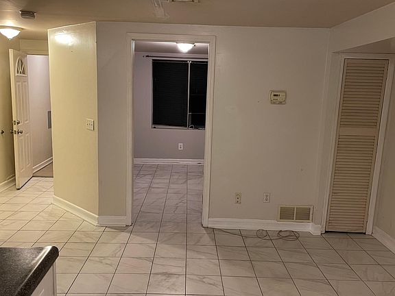 5th image of 53-5 Jewett Ave #1