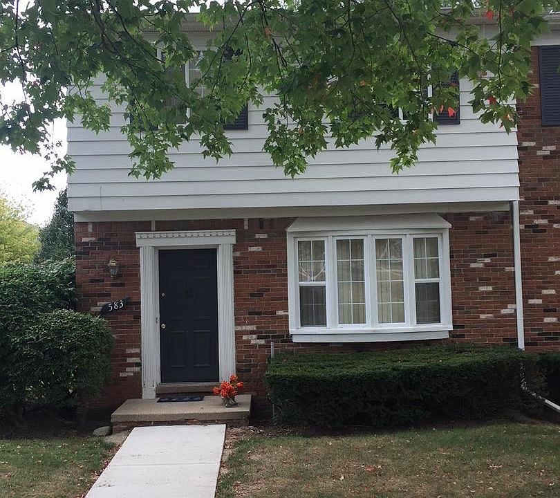 1st image of 583 Fox Hills Dr N #A-1-1