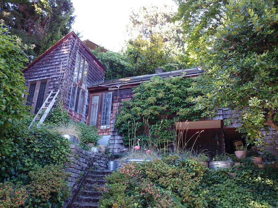 2nd image of 3702 E Alder St