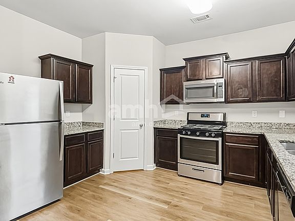 4th image of 4039 Clay Ct SE