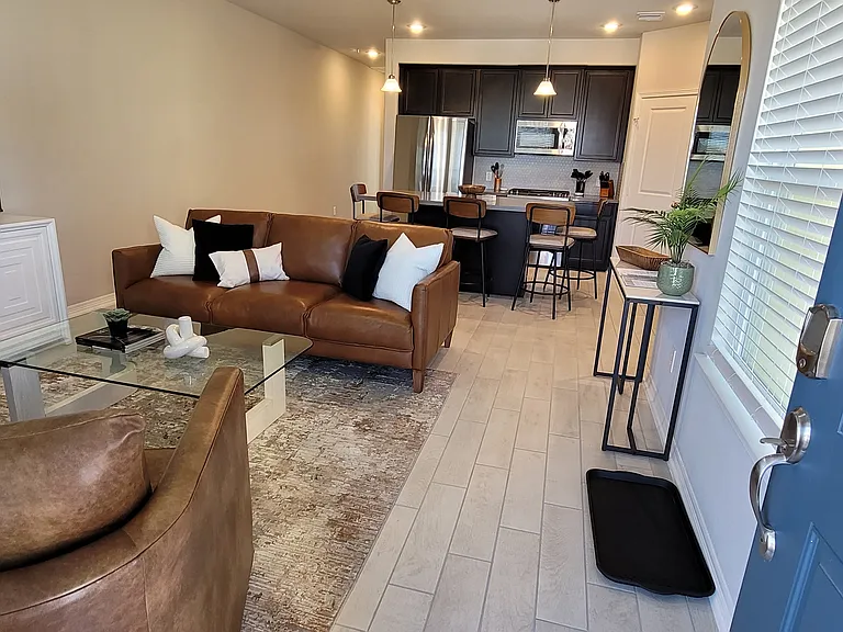 708 Lee Ave — Photo 2