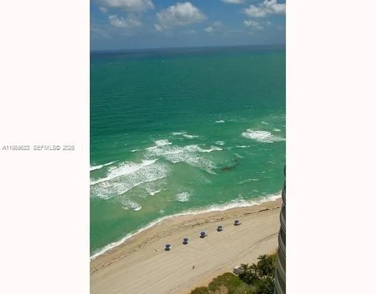 Building Photo - 16275 Collins Ave #2303