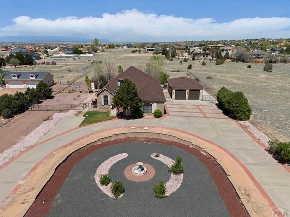 371 W Winterhaven Dr, Pueblo West, CO 81007