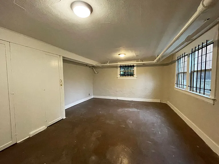 5514 NE Halsey St — Photo 22