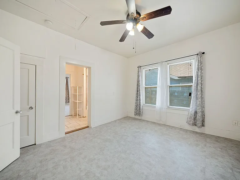 906 S Gevers St — Photo 11