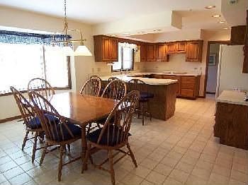 2nd image of 8511 Gleneyre Rd