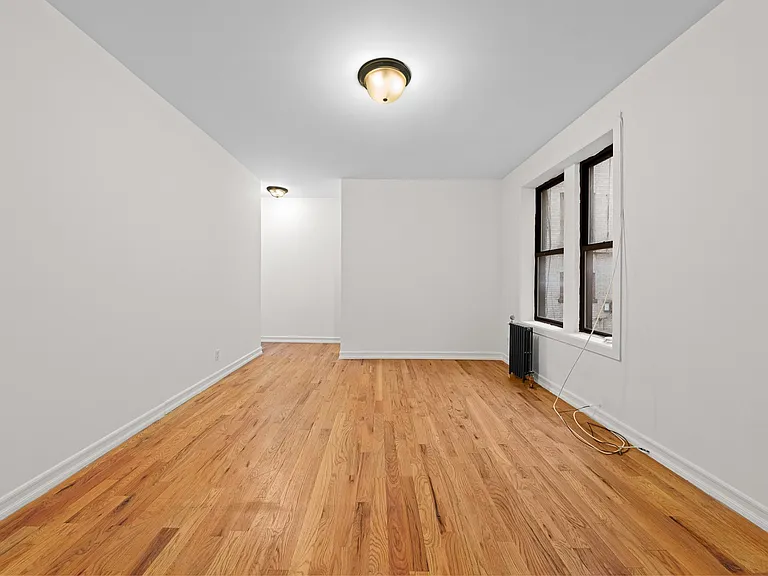 39 E 17th St #1E — Photo 2