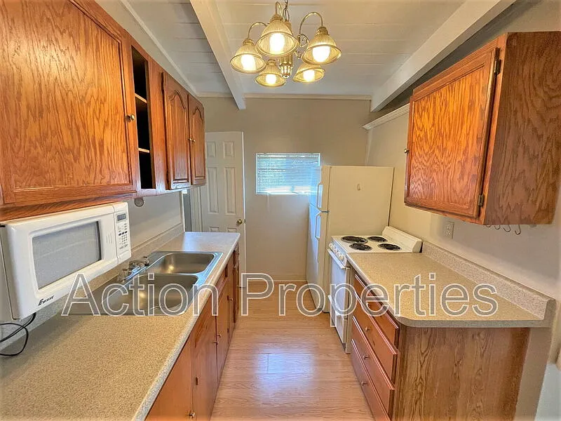 1 bed, 1.0 bath, 400 sqft, $1,995 — Photo 4