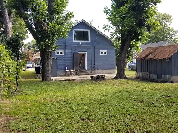 3rd image of 531 W Highland Blvd