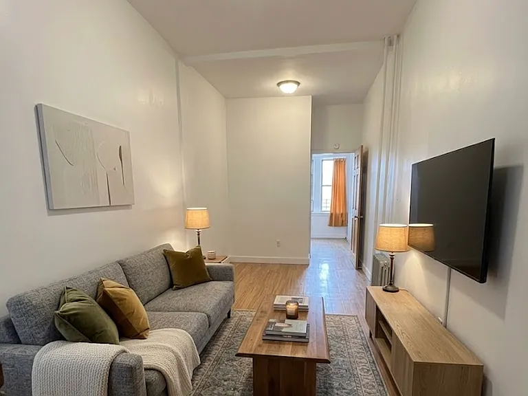 1348 Willoughby Ave #1R — Photo 10