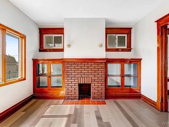 2nd image of 20 Rejtan St #2