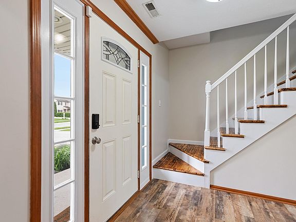 4th image of 902 Sherwood Dr
