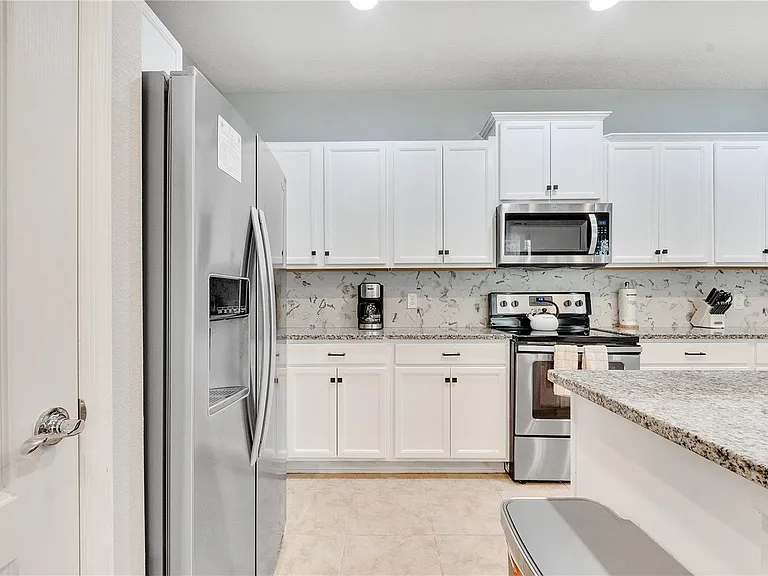 8827 Geneve Ct — Photo 16