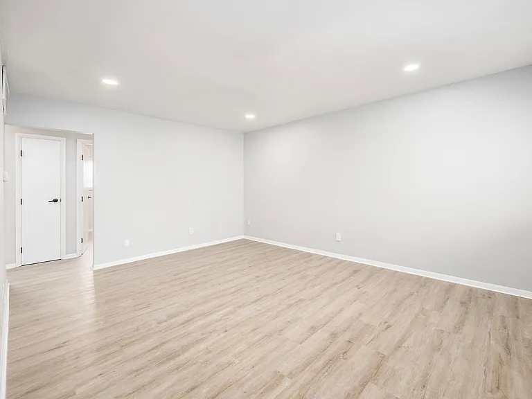 The Chambers Apartments — Photo 17