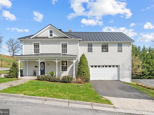 125 W 4th St, Front Royal, VA 22630