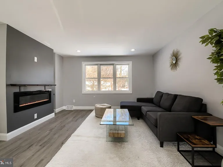 502 Bloomfield Dr — Photo 5