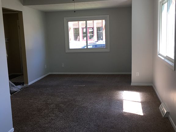 5th image of 812 Oak Grove Ave