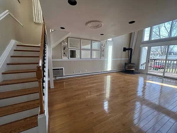 55 Arnold St — Photo 4