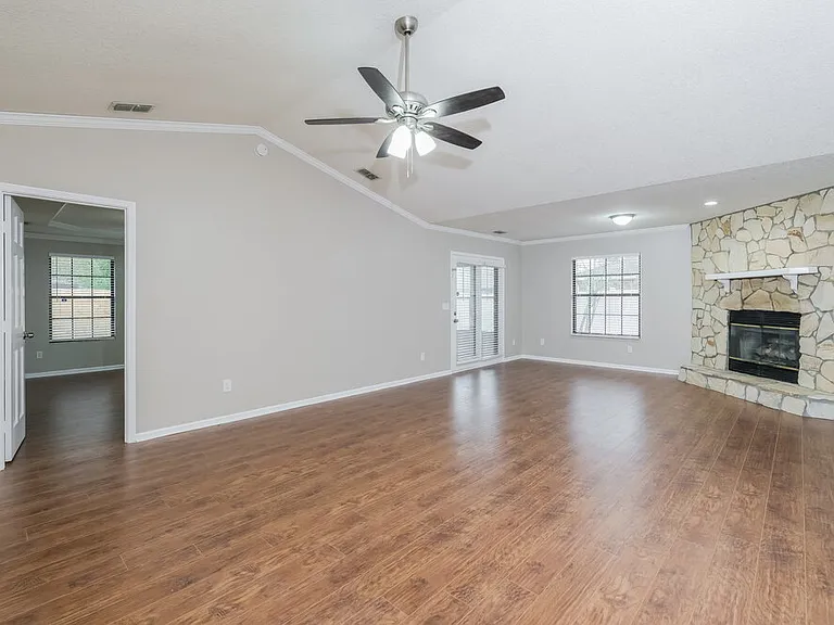 1590 Rain Bird Ct — Photo 5
