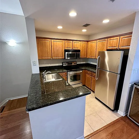 5213 Beach Breeze Ct — Photo 4
