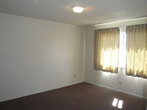 2nd image of 1930 S Lincoln St APT 2