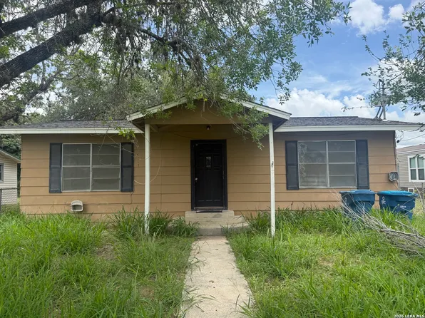 1025 BOWEN ST, Pleasanton, TX 78064