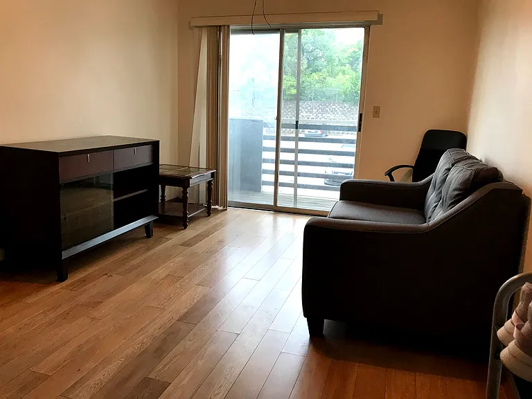 927 Emery Rd #D304 — Photo 1