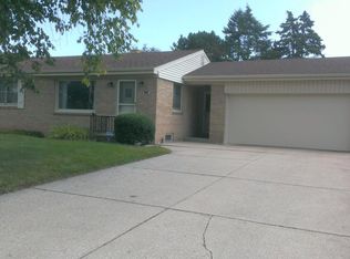 2801 Oregon St, Racine, WI 53405
