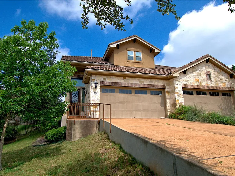 504 Hummingbird Ln #A — Photo 1