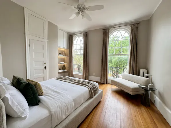 1683 Beacon St, Brookline, MA