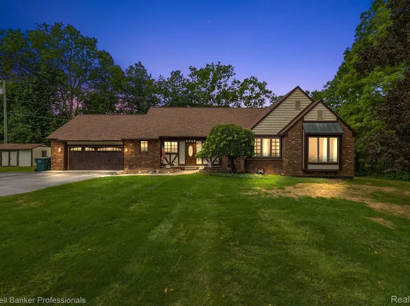 3543 Mitchell Rd, Metamora, MI 48455