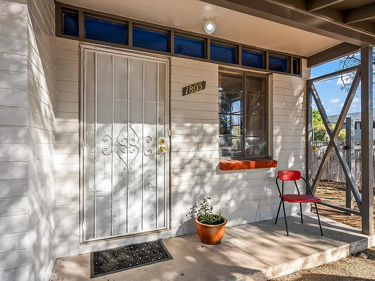 1805 E Copper St — Photo 22