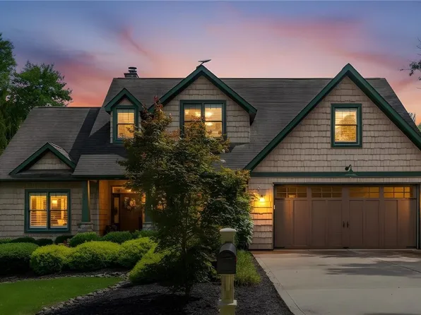 327 Locust Ln, Senecaville, OH 43780