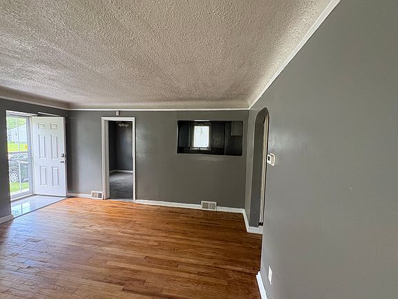4th image of 14359 Minock St