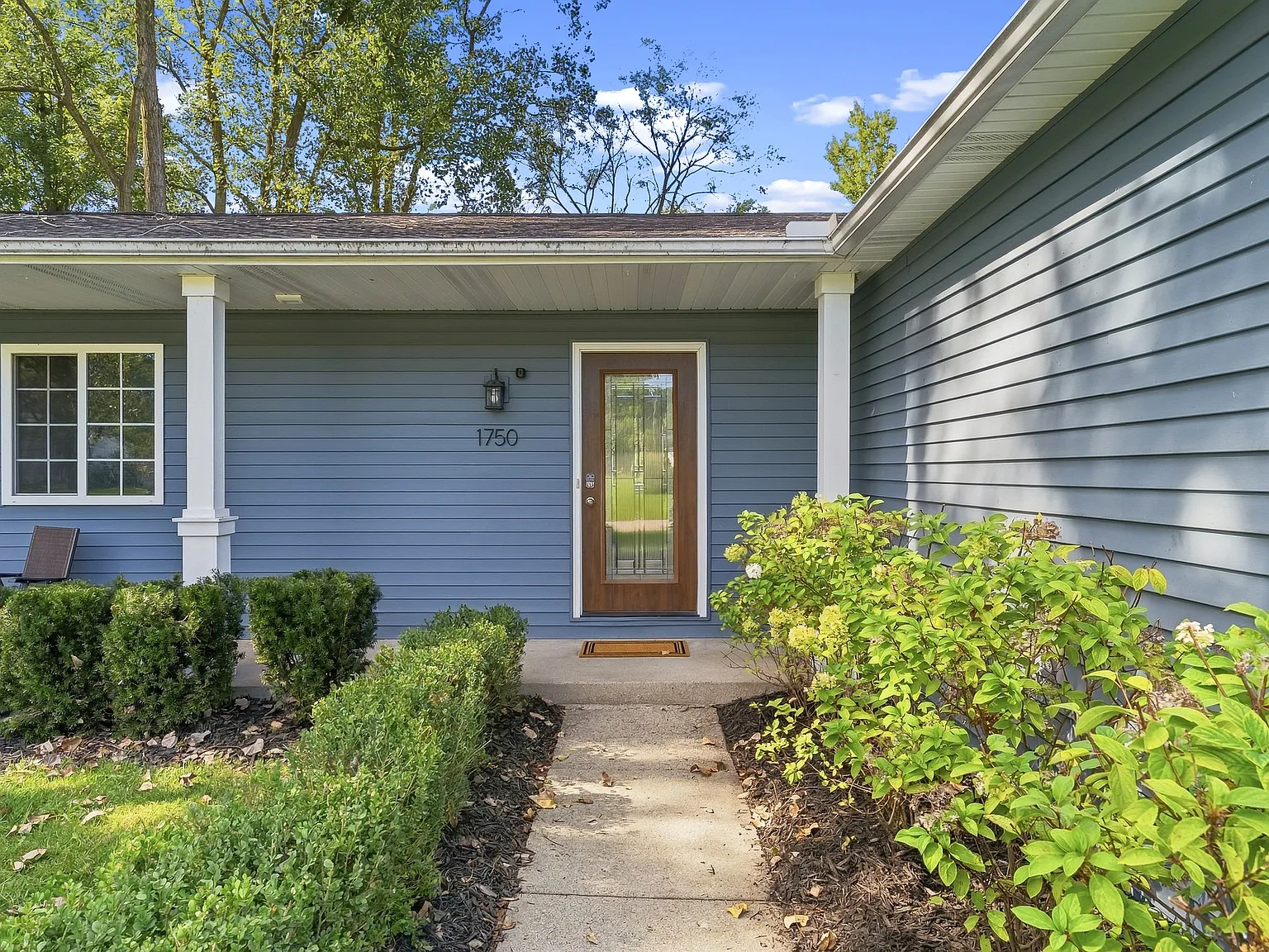3 bed, 1225 sqft, $2,500 — Photo 4