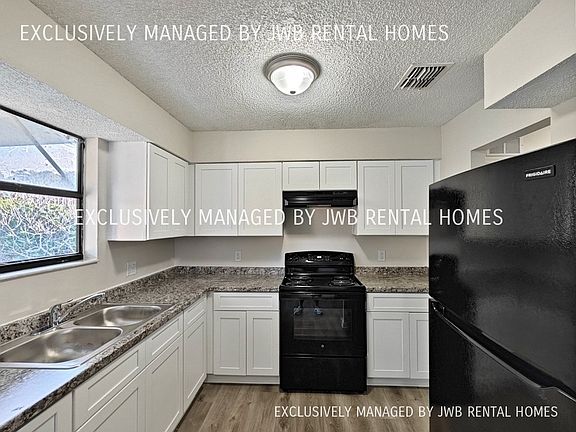 5th image of 5522 Commerce St