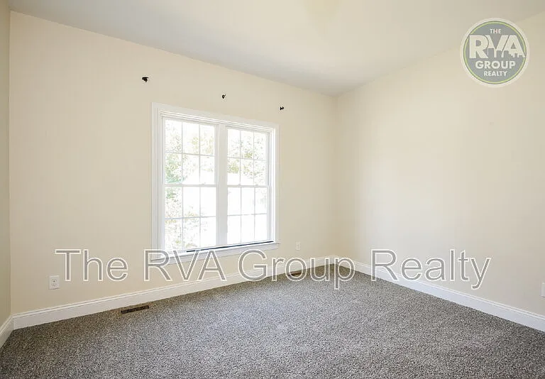 111 Wilkshire Ct — Photo 16