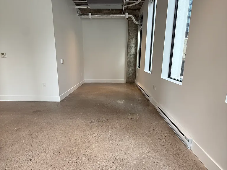 1660 Hollis St — Photo 19