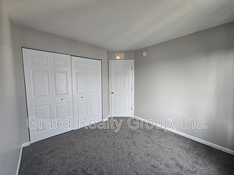 652 S Rosehall Ln — Photo 14