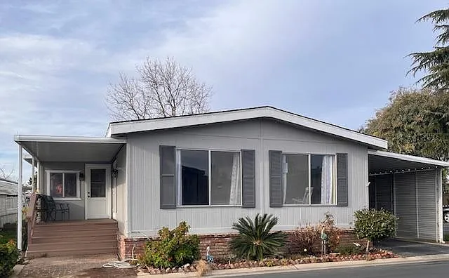 2706 W Ashlan Ave Space 329 photo 1