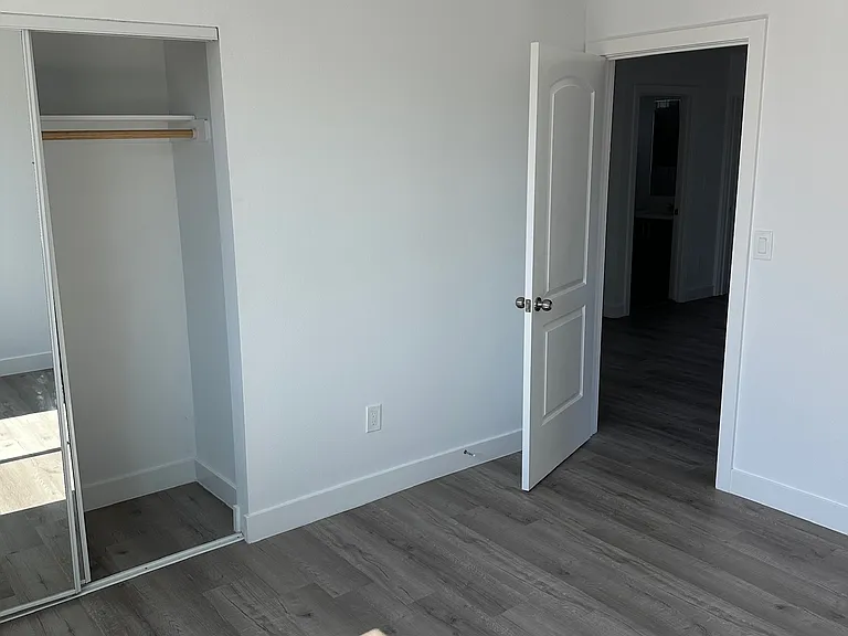 1118 N Flint Ave — Photo 8