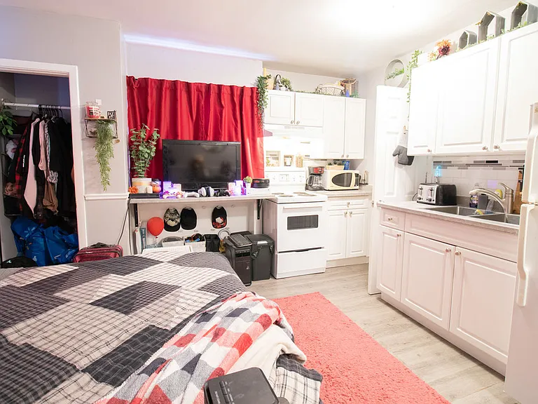 1 Ormond St N #7 — Photo 3